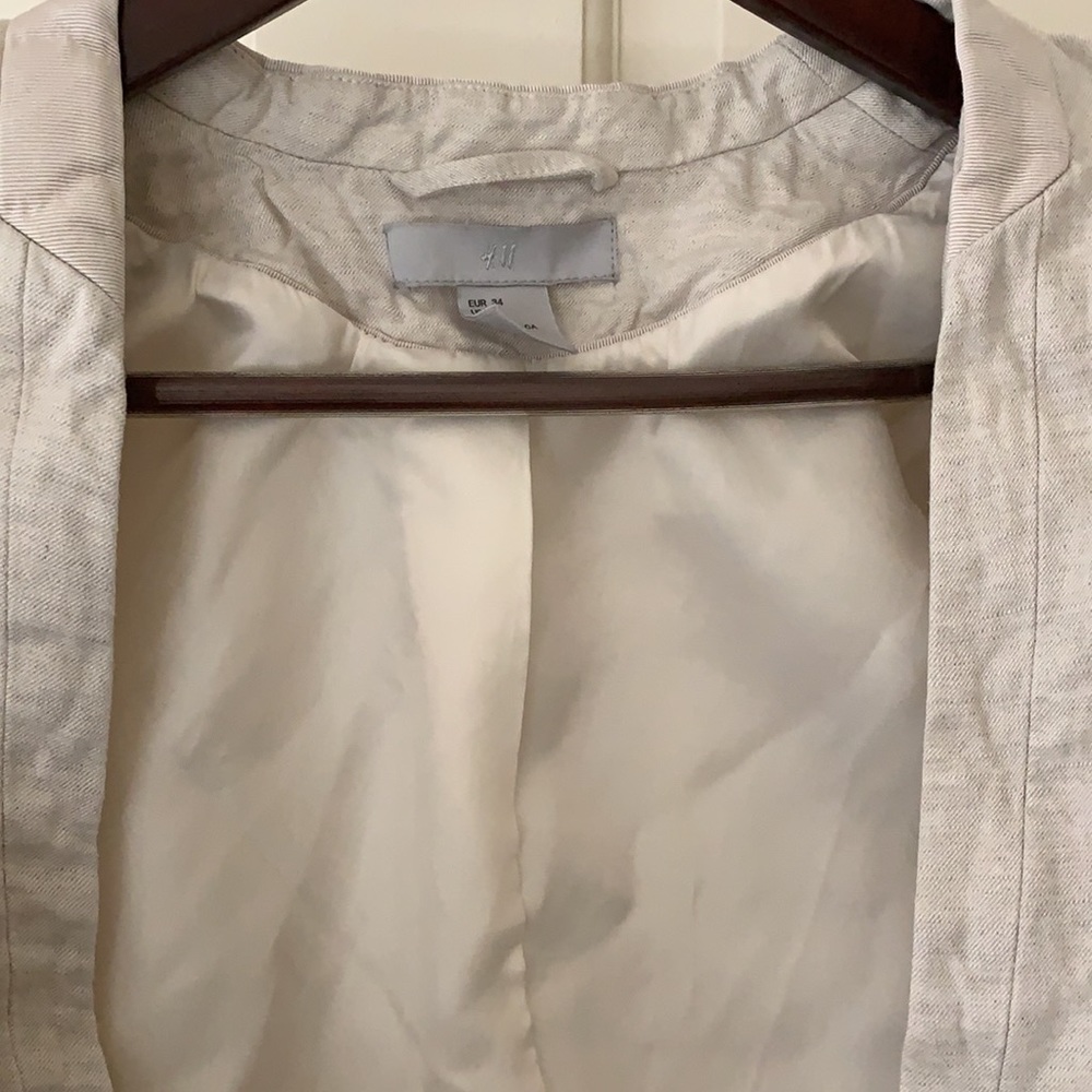 H&M Linen blazer, size 4 - Picture 2 of 2